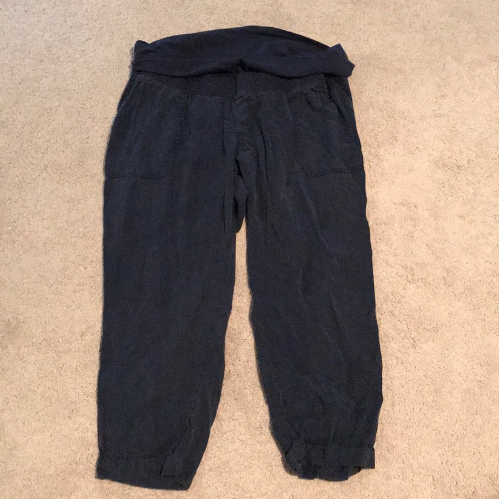 Old Navy Maternity Capri Pants